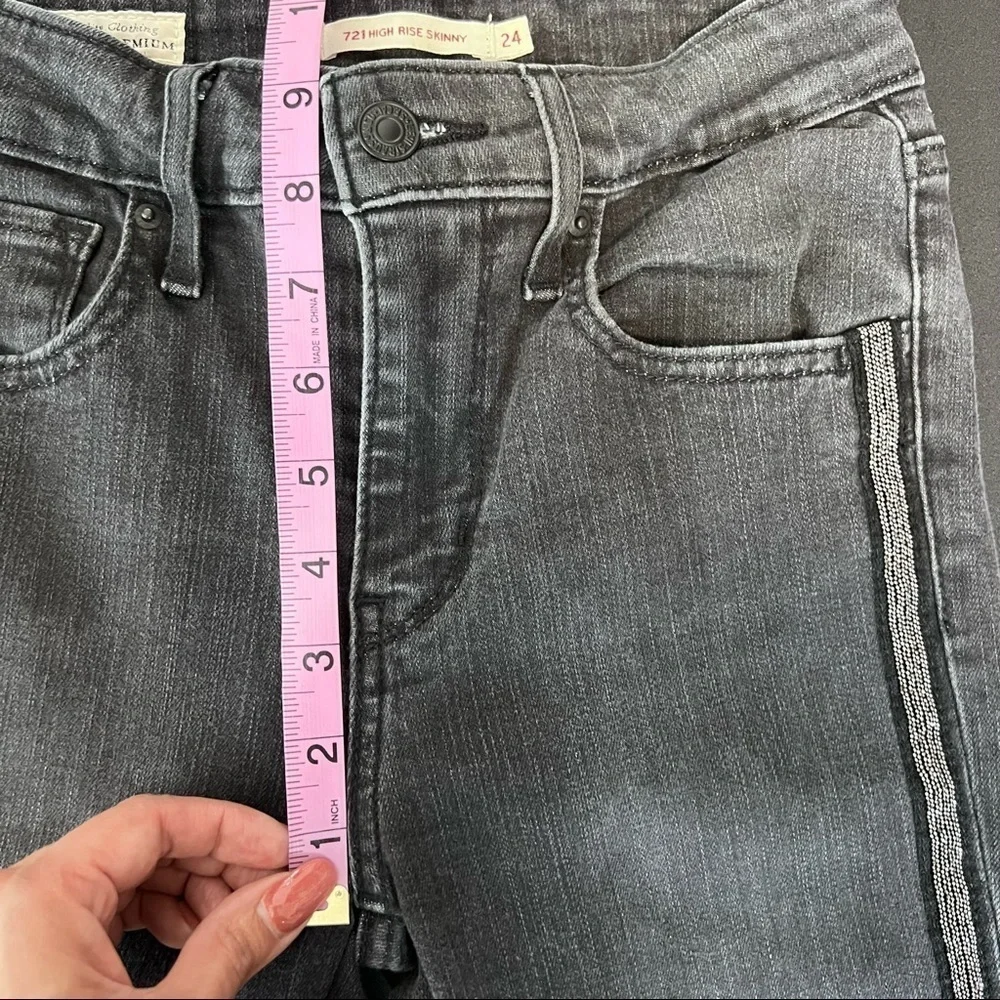 Levi's skinny Jeans women’s Size 24 high rise charcoal gray Beaded Studded A